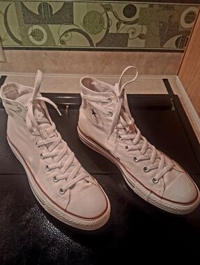 Converse Chuck Taylor All Star High Top - Optical White - Men’s 11 / Women’s 13